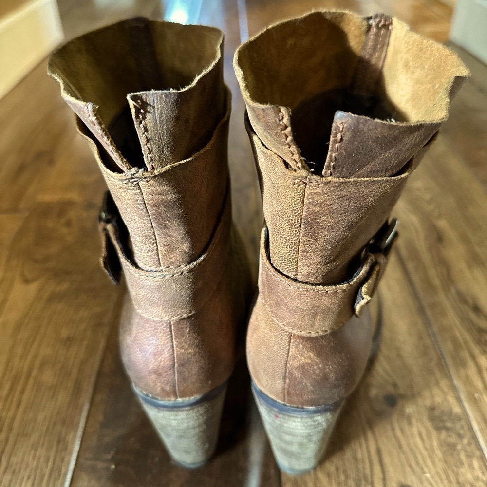 Steve Madden Riskey Women’s Brown Heeled Genuine Leather Booties, 7.5. - Picture 4 of 10
